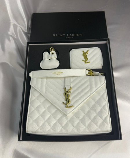 بكج YSL ( شنطة / جزدان / ميدالية) لون ابيض (مختوم) 